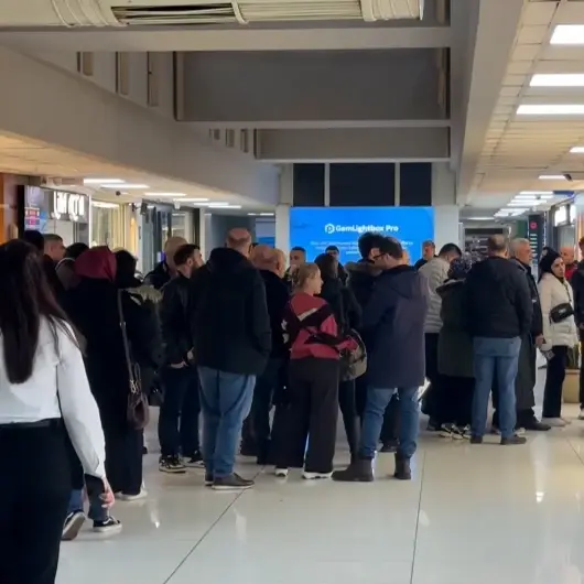 Altın fiyatları düştü vatandaşlar Kuyumcukent’e akın etti: Gram altın kısa sürede tükendi