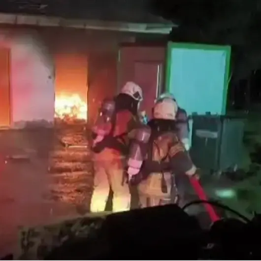 Onkoloji tıbbi atık deposunda korkutan yangın: Tüm ekipler seferber oldu