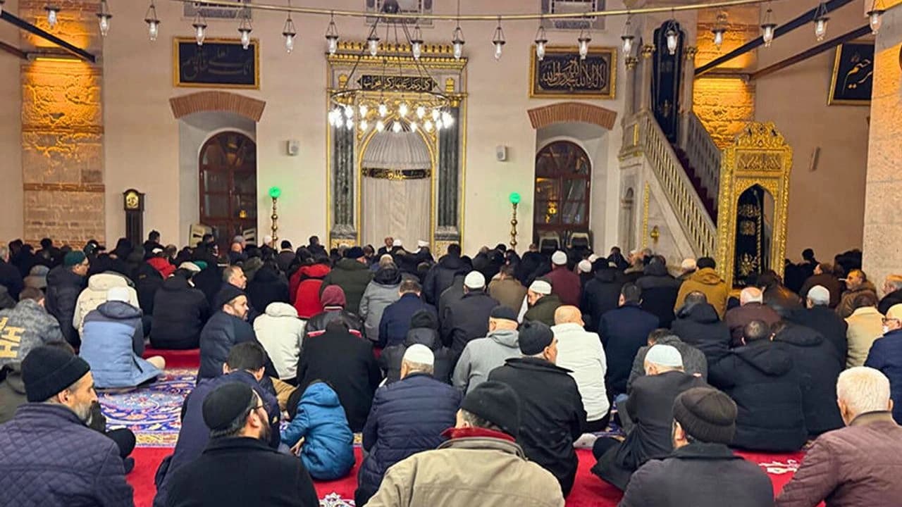 Balıkesir’de aileler ve gençler camide buluştu