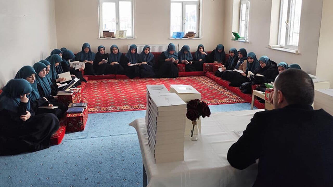 Çaldıran'da hafız adayları kitap tahlillerinde buluşuyor