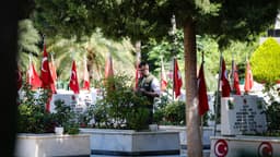 Şehitliklere bayram ziyareti