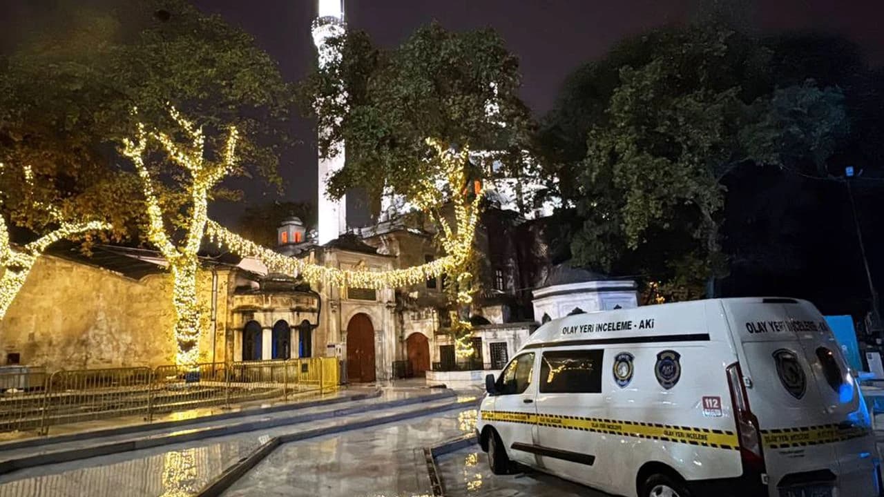 Eyüpsultan Camii'nde silahla ateş açılmasına ilişkin 2 kişi gözaltına alındı
