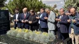 "Bozkırın Tezenesi" Neşet Ertaş, Kırşehir'de mezarı başında anıldı