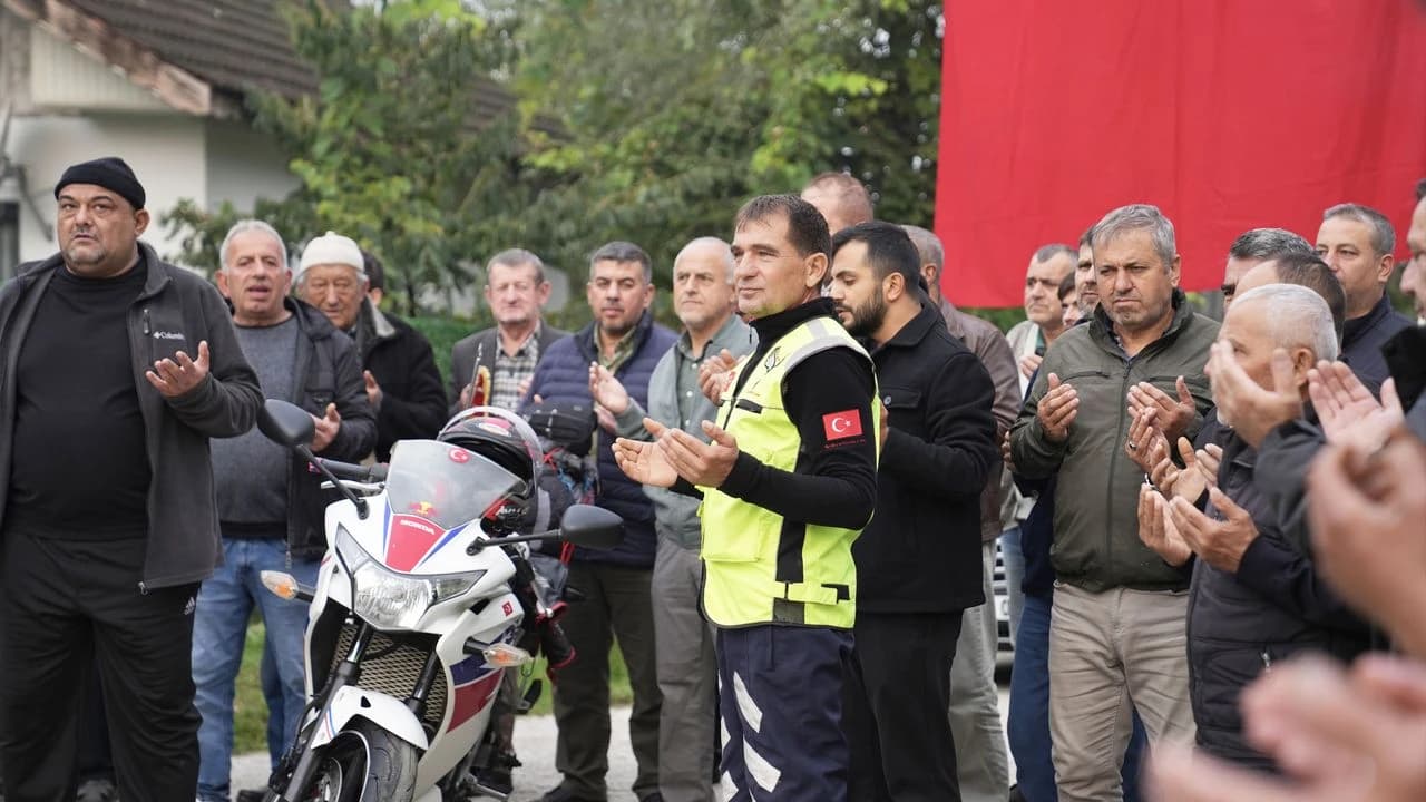 Motosikletleriyle umre yolculuğuna çıktılar