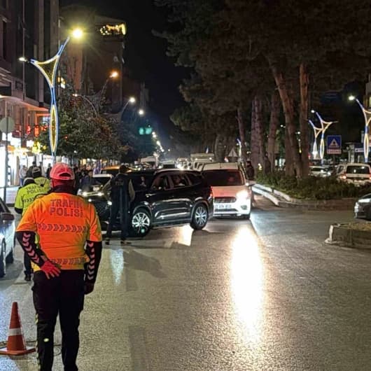 Bitlis'te suçlulara geçit yok: Tatvan'ın çeşitli noktalarında güvenlik çemberi