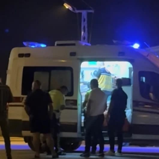 Otomobil ile motosiklet çarpıştı: Sürücü metrelerce savruldu