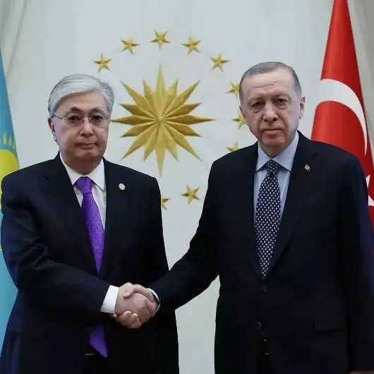 Cumhurbaşkanı Erdoğan Kazakistanlı mevkidaşı Tokayev ile görüştü