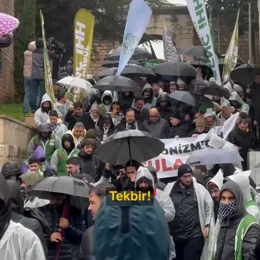 İstanbullular işgalci İsrail'e karşı sokağa döküldü