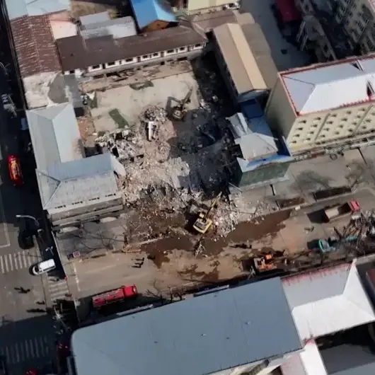 Çin’de gece yarısı bina çöktü: 7 kişi hayatını kaybetti