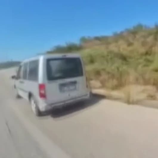 Uyanık sürücü jandarmanın dronuna yakalandı: Otoyolda tehlikeli manevraya ceza yağdı