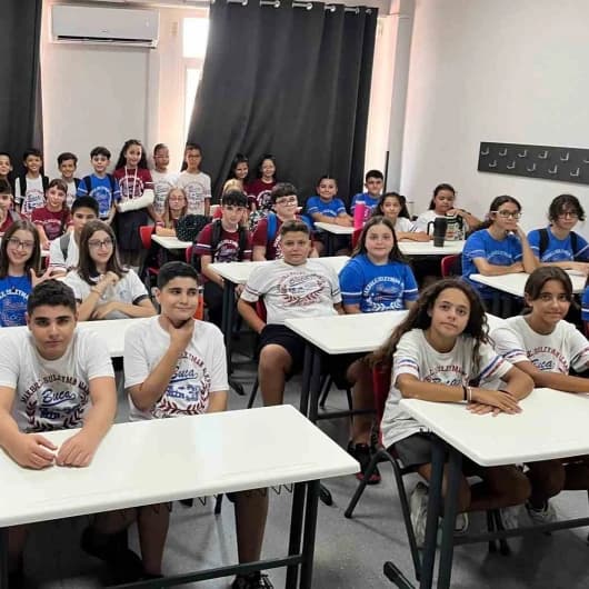 Görenlerin kafası karışıyor: Kim kimdir kimse çözemiyor, Okul ikizlerle doldu