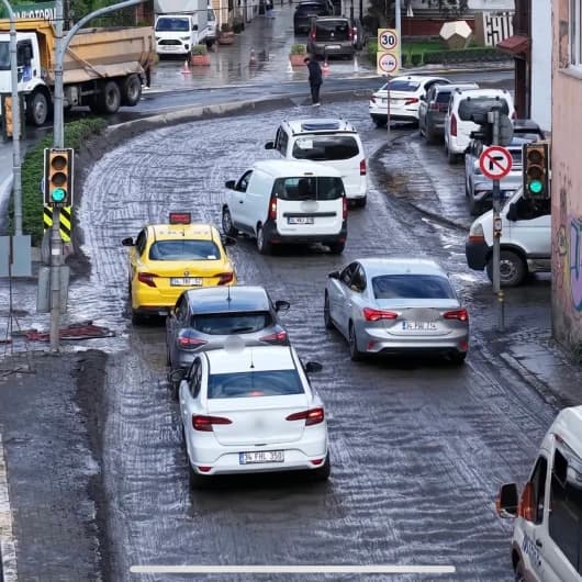 Eyüpsultan'da İSKİ'nin altyapı ve yol çalışmaları çileye dönüştü: İnsanları perişan ettiler