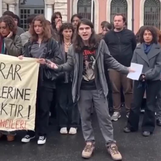 İstanbul Üniversitesi'nde bir grup öğrenciden yemek protestosu: 'Diyetlerimize uygun öğün veren bir plan hazırlandı mı?'