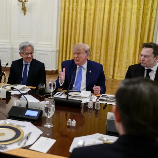 Trump'tan 'yapay zeka' kararnamesi: Bütün kurumlarda 'süper zeka' terimi kullanılacak